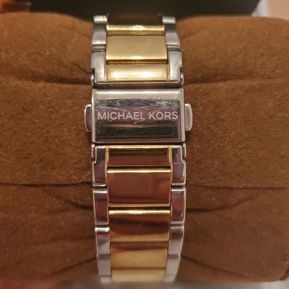 Authentic: Michael Kors Parker Two Tone Watch with box - Picture 3 of 15